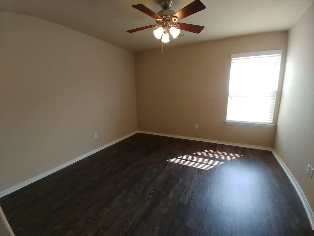 Great 3 Bedroom home in Fayetteville! Convenient to UofA and I-49! – photo 4