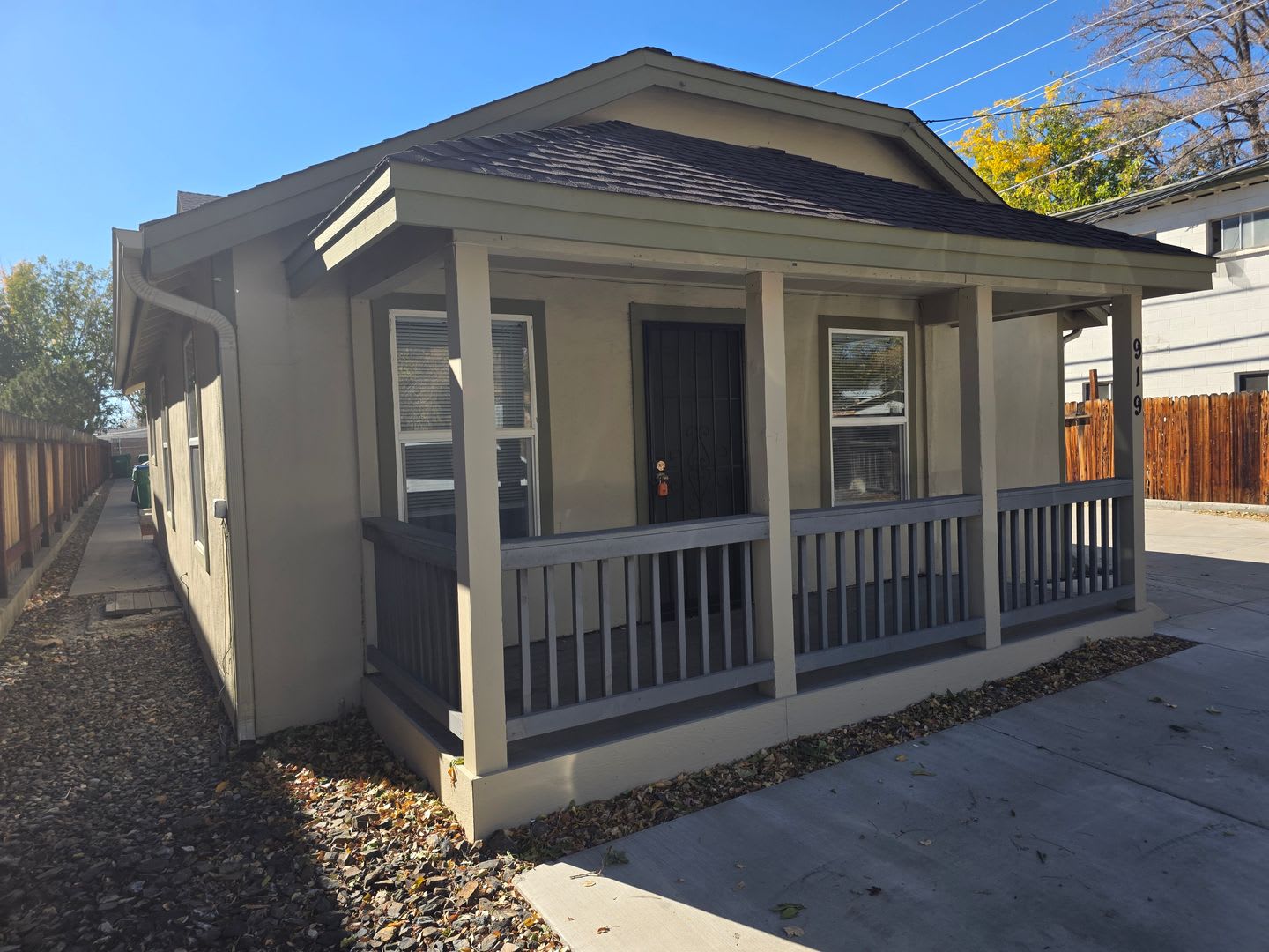 Little home with laundry room – photo 2