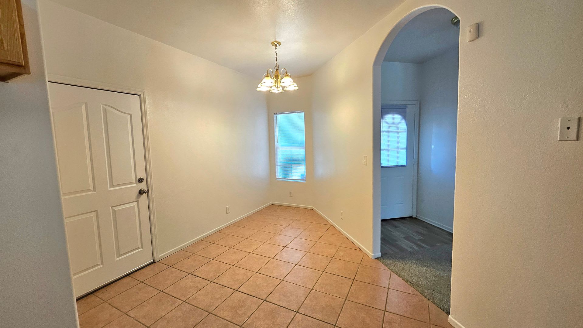 Charming Single-Family Home in Prime Location! – photo 3