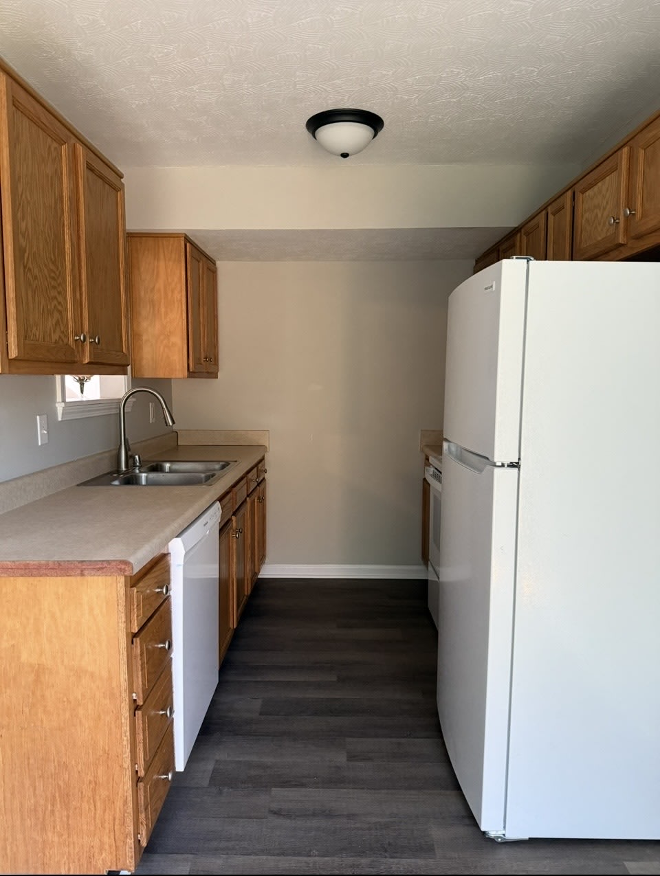 1043 Stonecrest Ct – photo 3