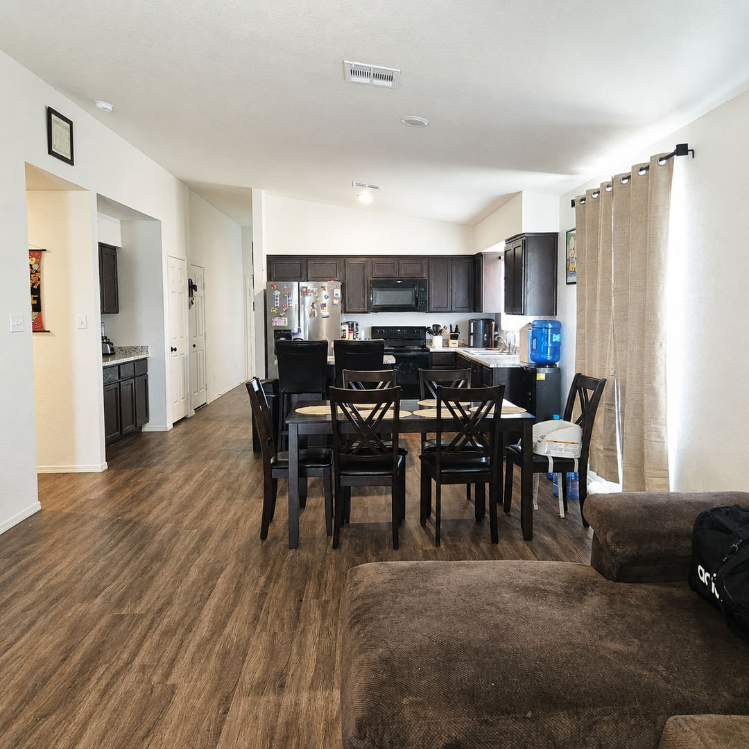 Almost Brand New Home for Rent! – photo 5