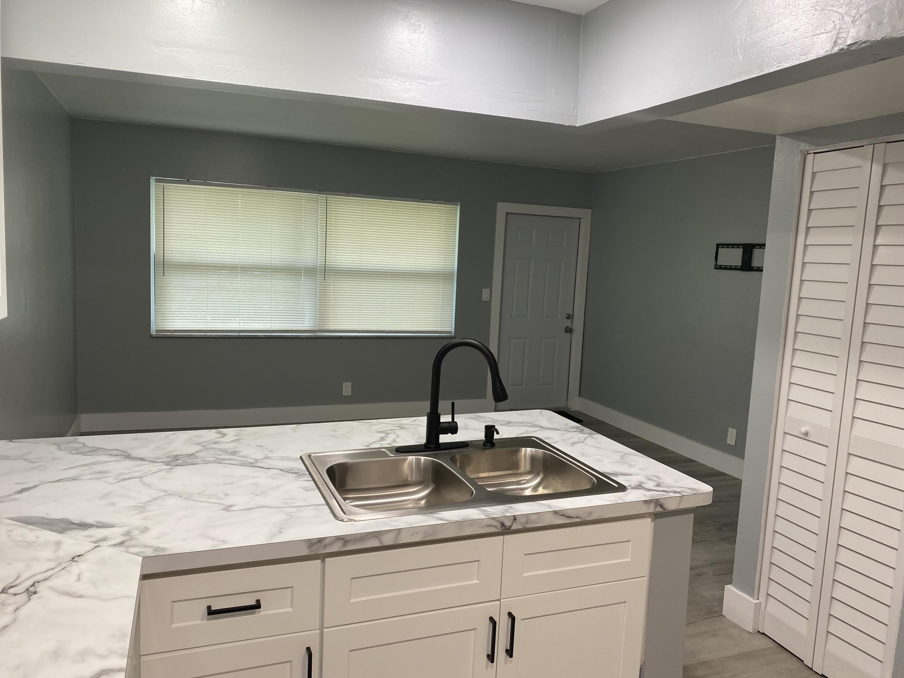 207 NW 32nd Court – photo 3