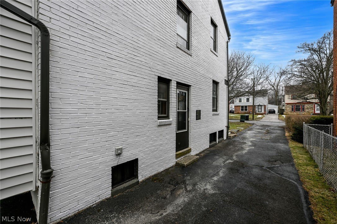 3699 Bainbridge Road – photo 4