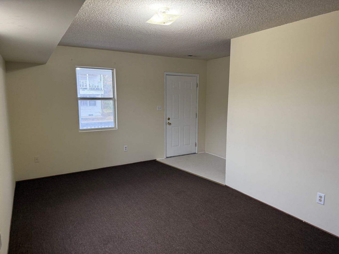 Cozy Home with a Great Location In Town – photo 4