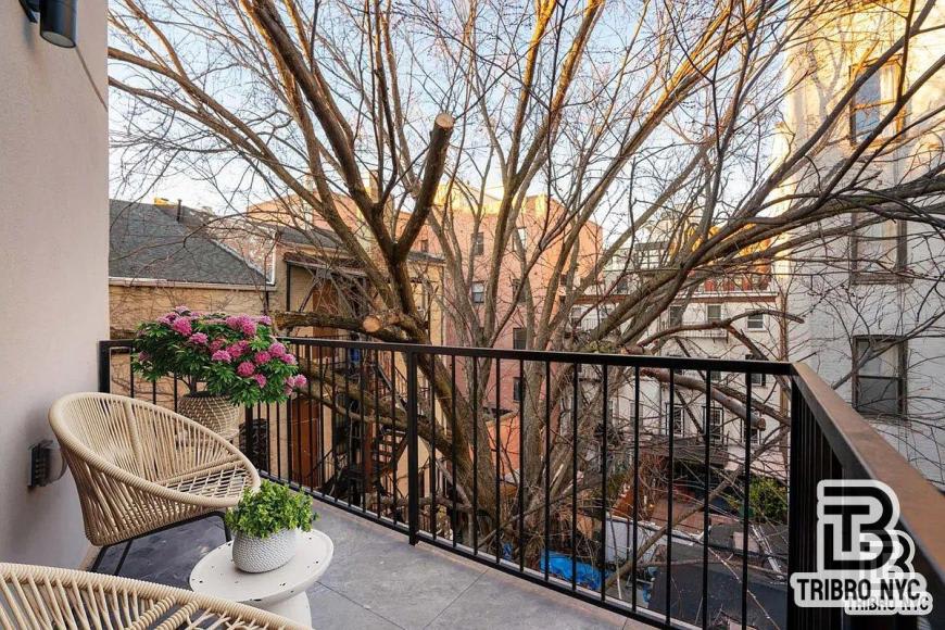 410 Lorimer Street – photo 1