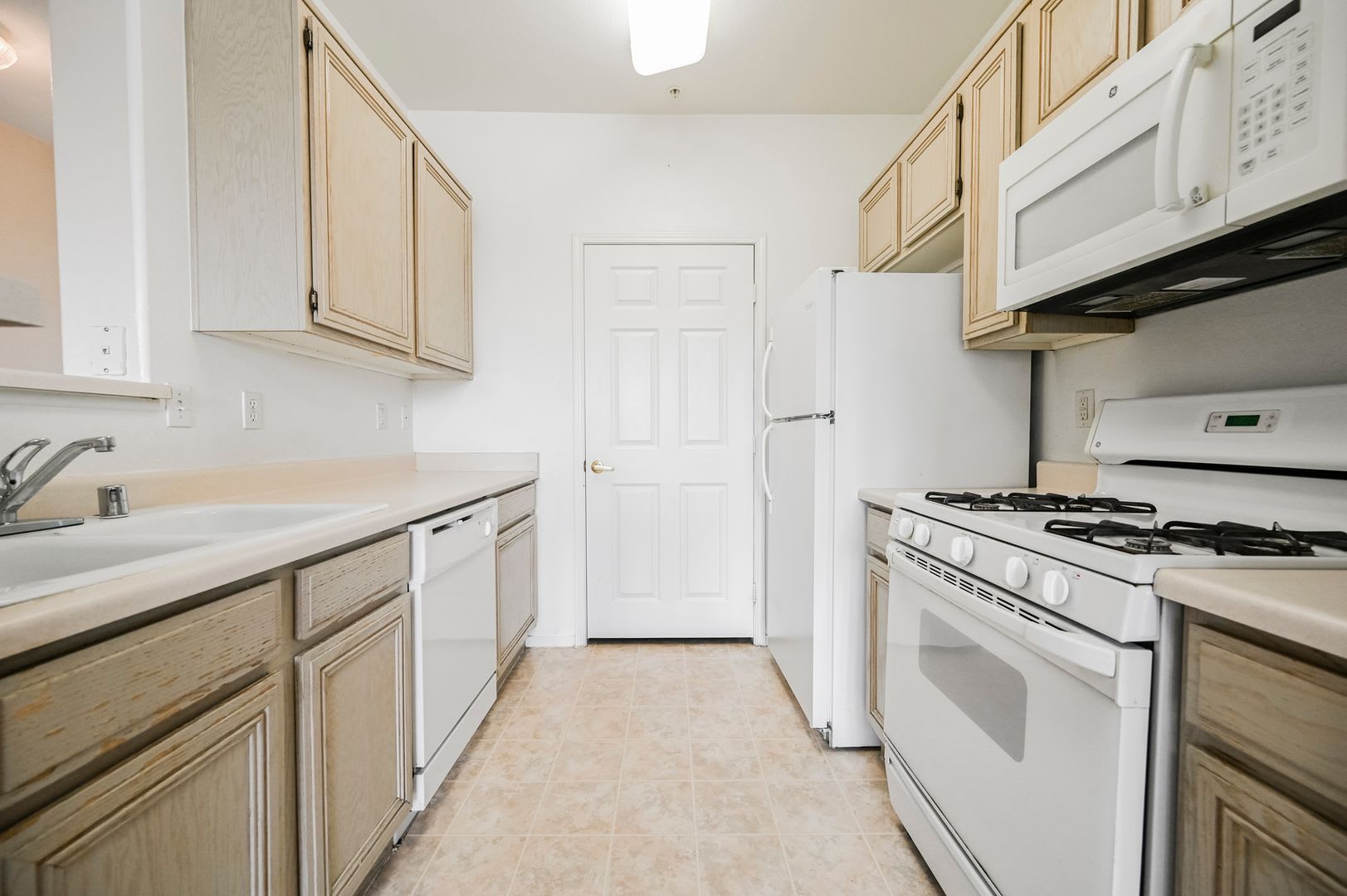 Spectacular Two Bedroom Condo Located In A Gated Community With Sparkling Amenities! – photo 3