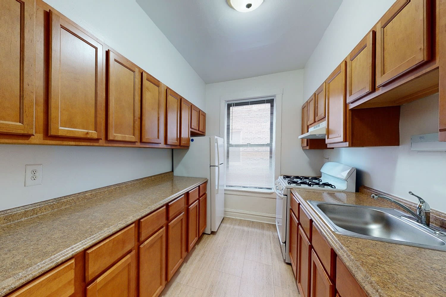 1101 E. Hyde Park Boulevard – photo 3