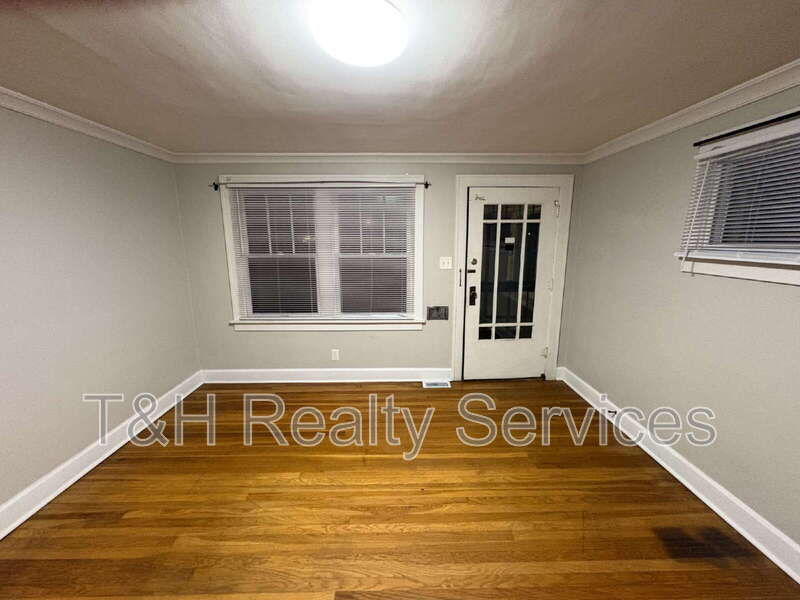 4814 East 10Th Street – photo 5
