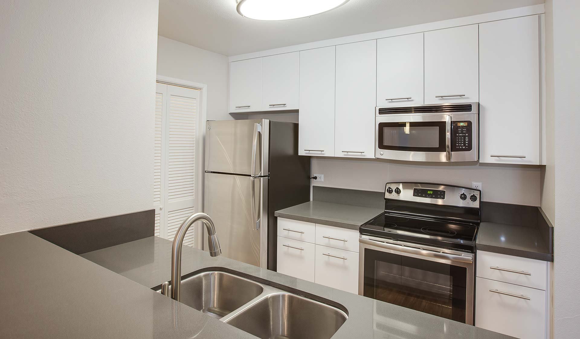 Villas of Pasadena Apartment Homes – photo 1