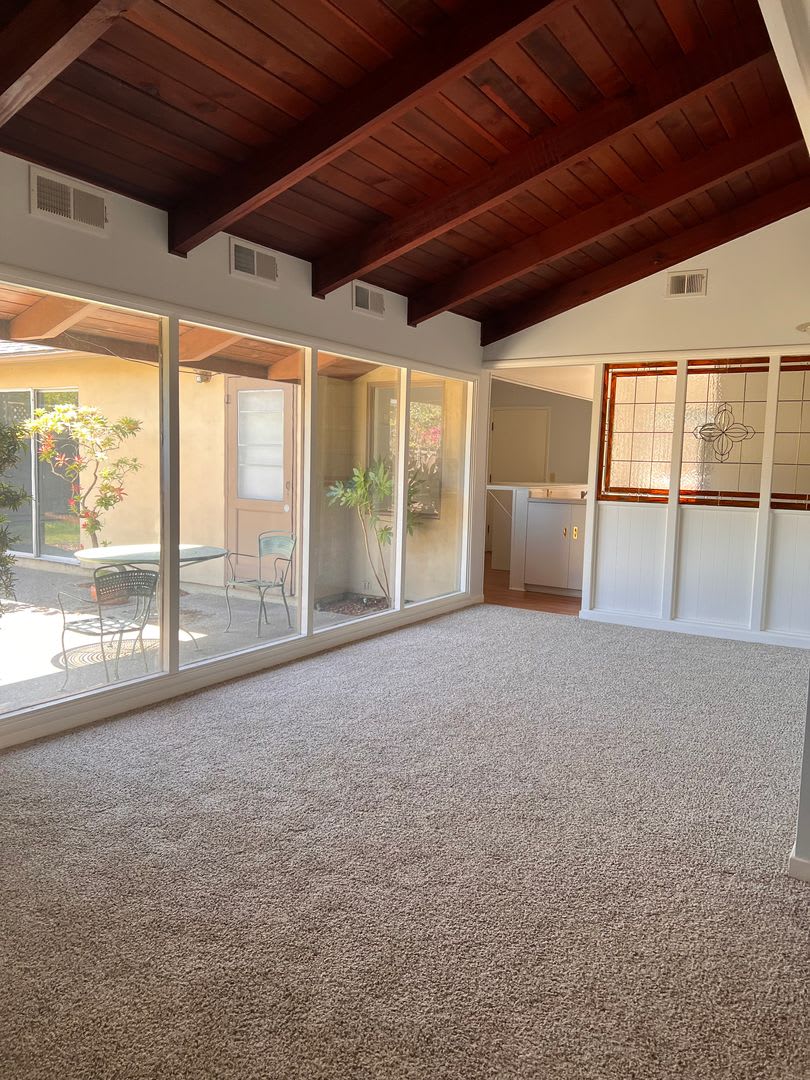 4 bed 2 bath house available now! – photo 3
