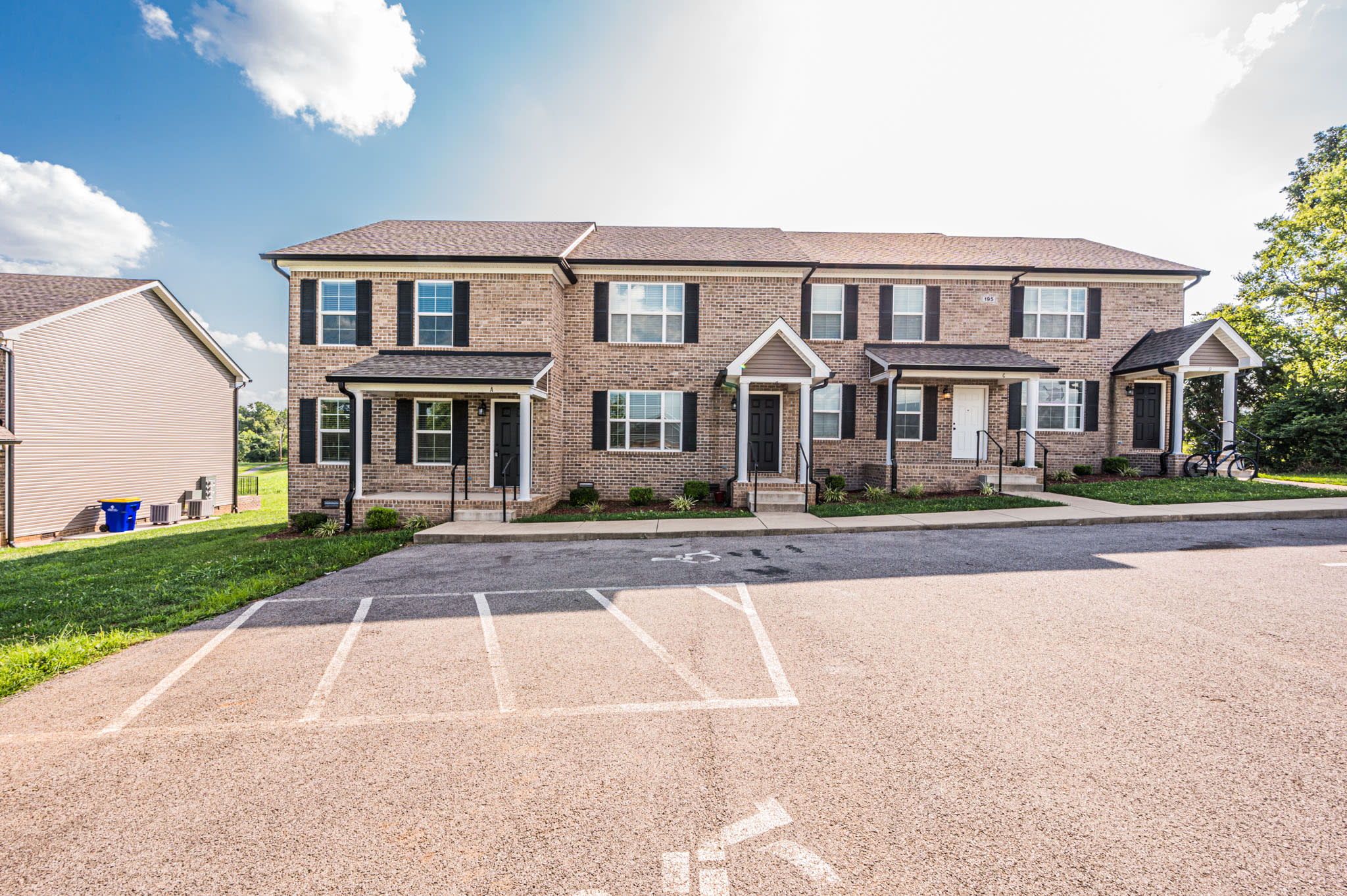 195 Creekwood Avenue – photo 1