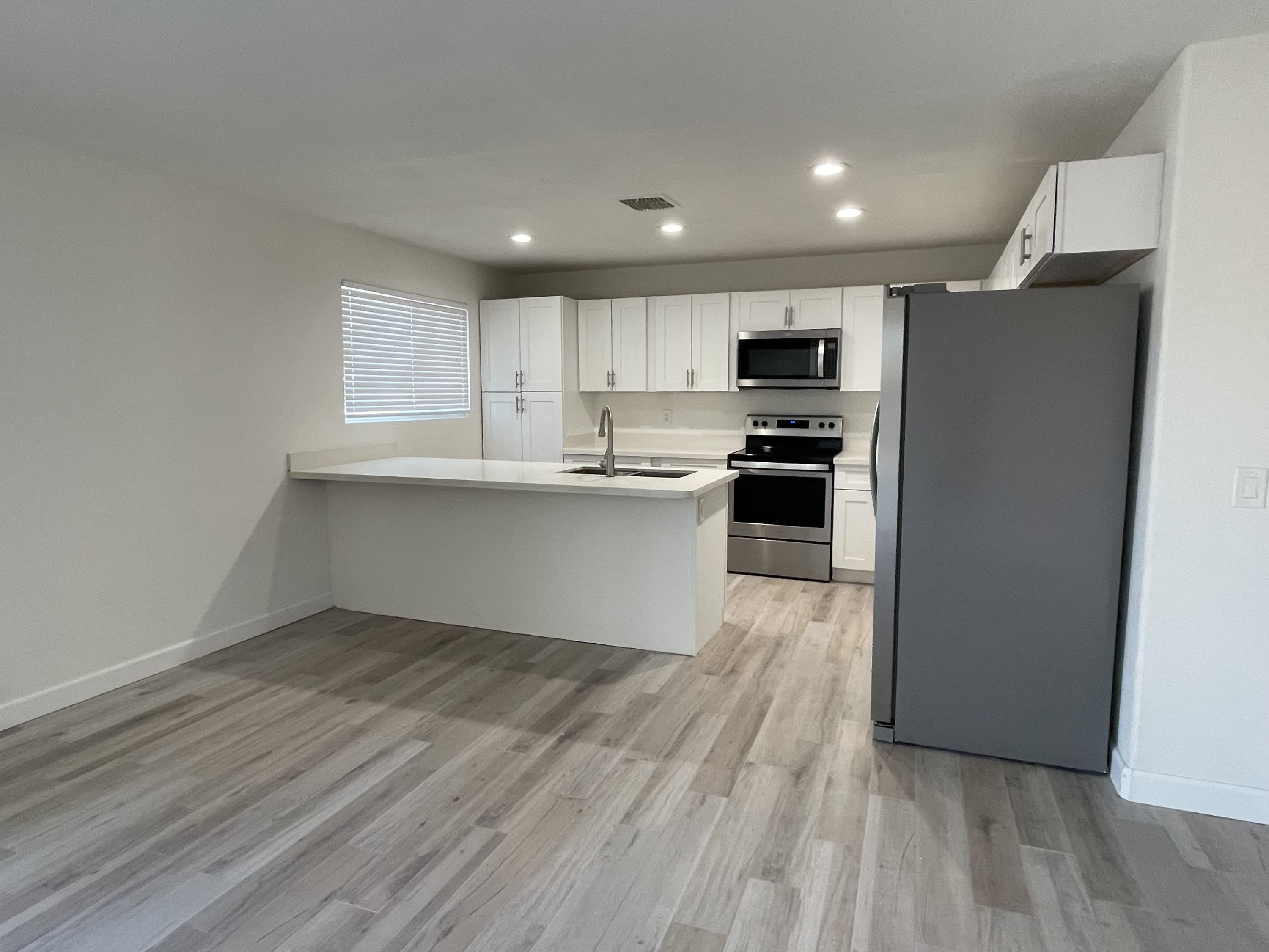 824 W Romo Jones St – photo 2