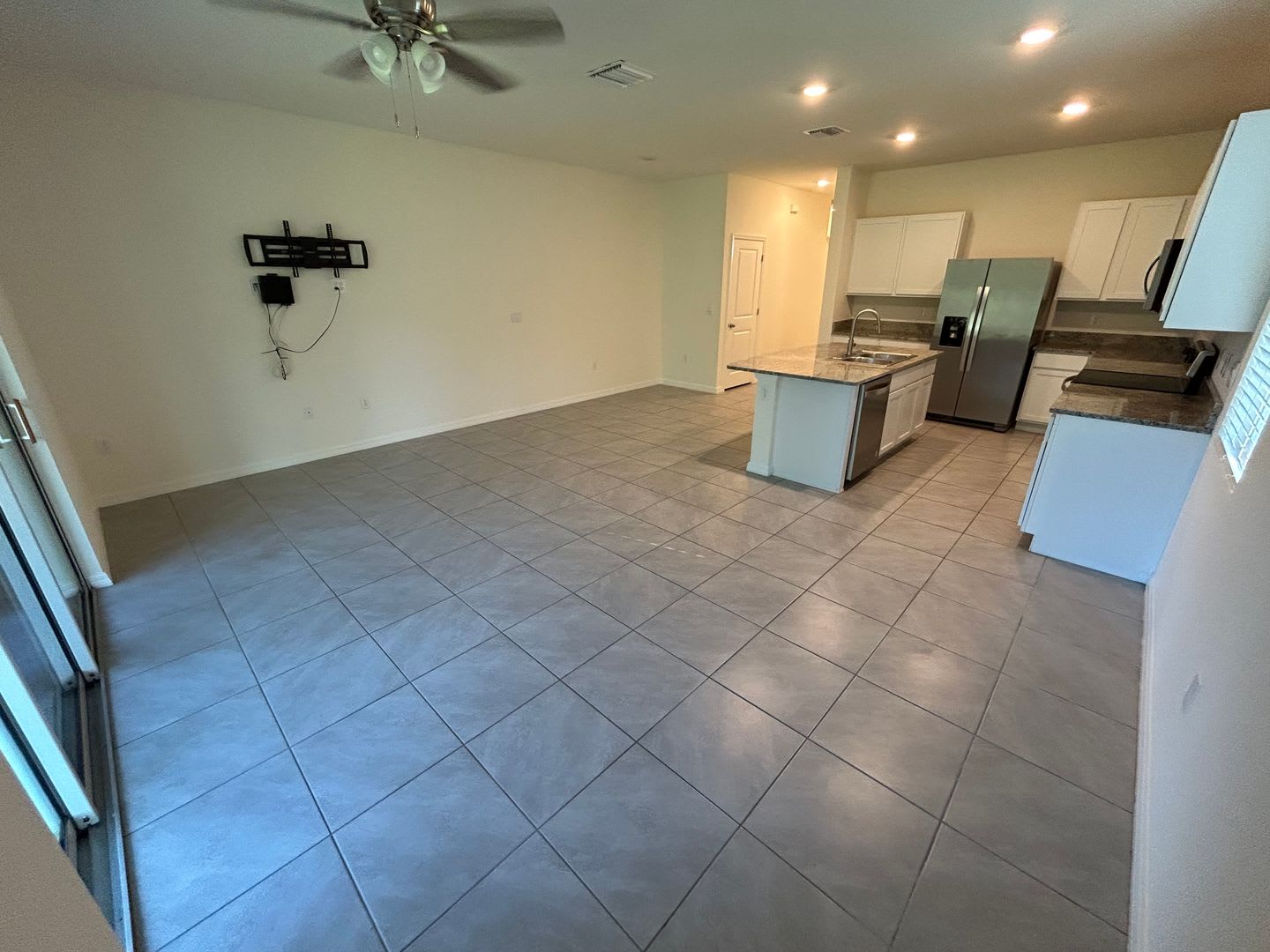Centrally located 3/2.5 Townhome, Gated, Garage, and Versatility – photo 3