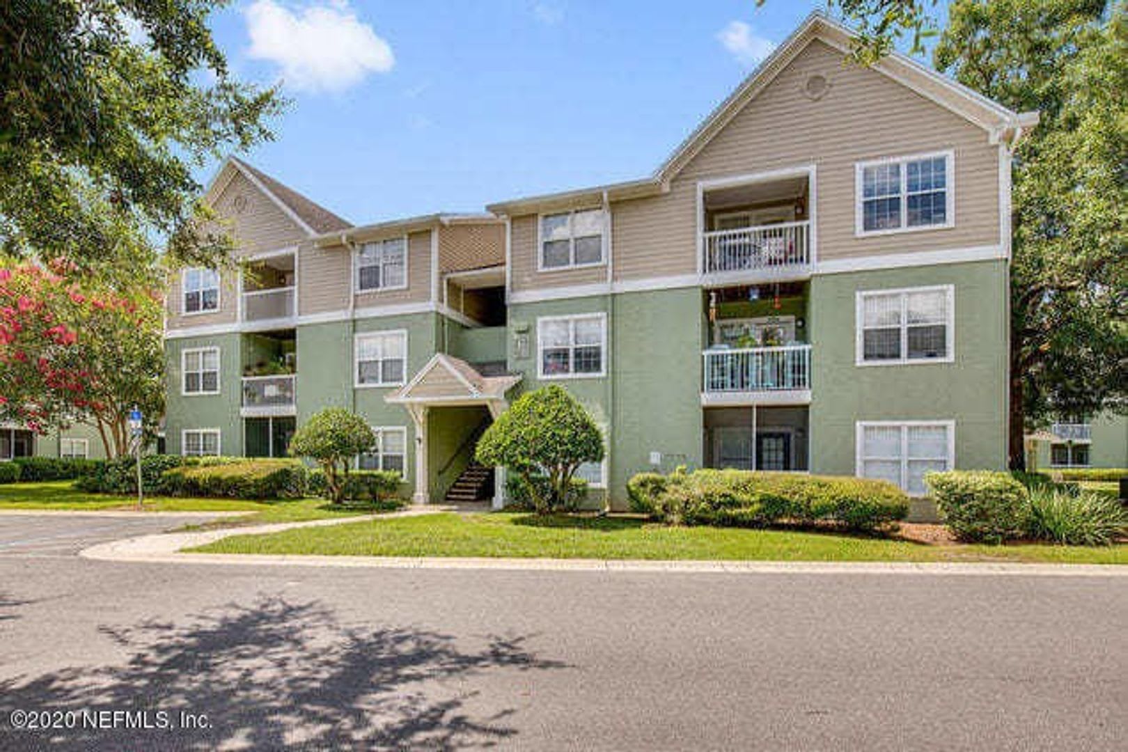 The Villas of Timberlin Park. Southside Condo 2BR – photo 2