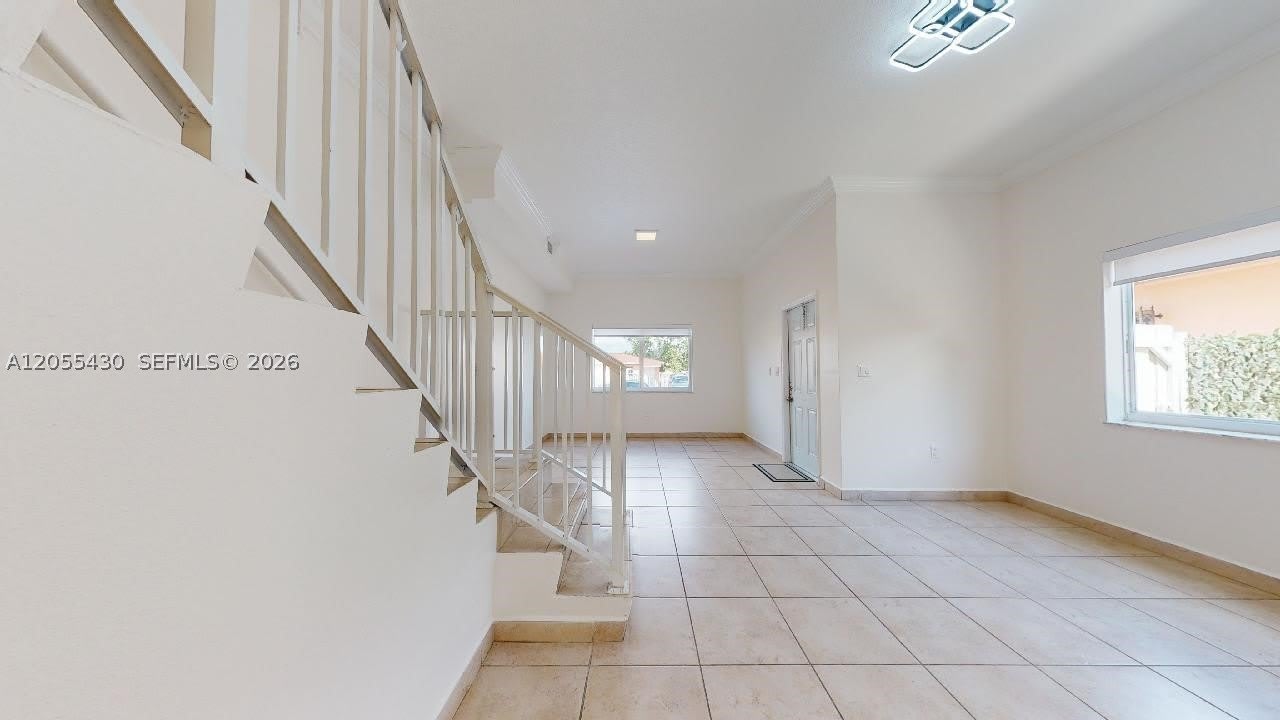 323 SW 36Ave – photo 1