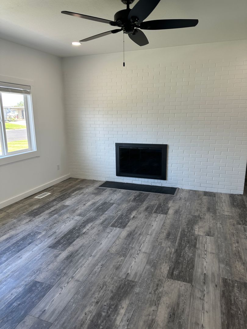 Completely Remodeled 4 Bedroom 2 Bath Home for Rent W/ 30x30 Shop!! – photo 3