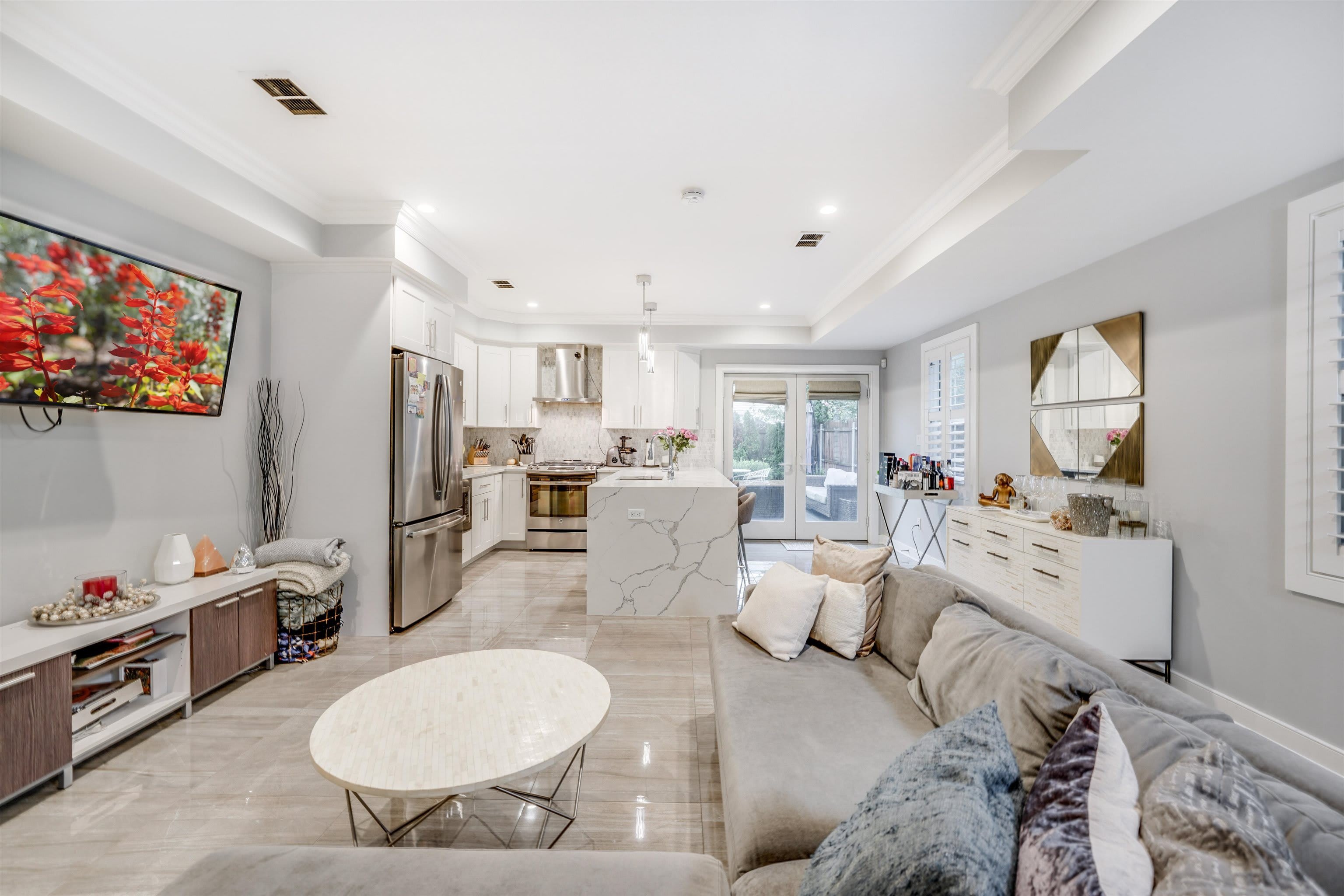 18 THORNE ST – photo 3