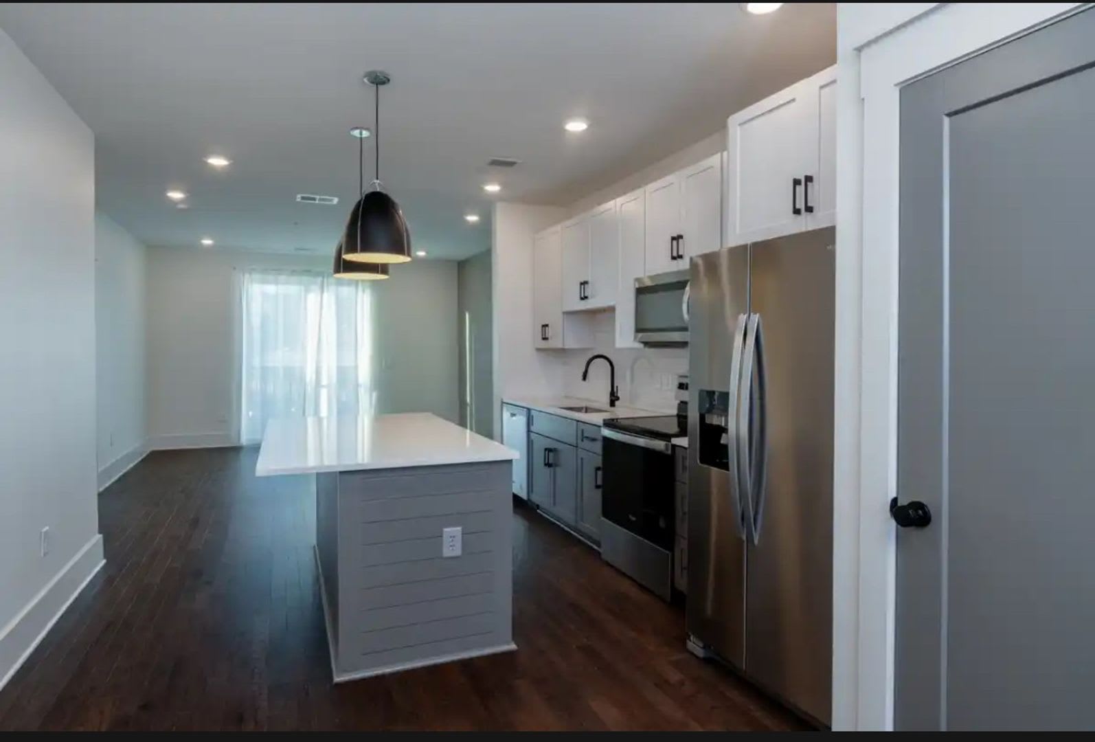 Charming 1BR/1BA home in vibrant East Nashville! – photo 2