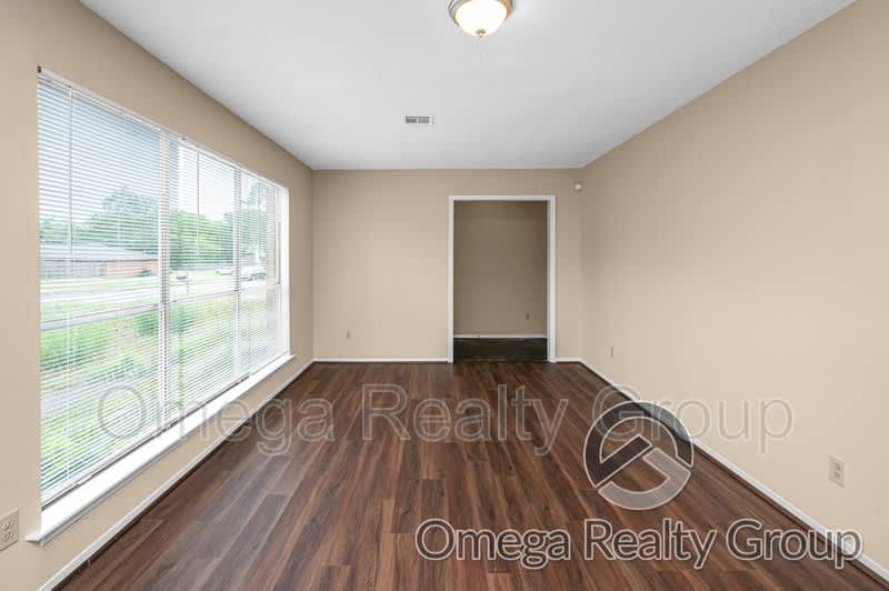 4078 Strathmore Dr – photo 2