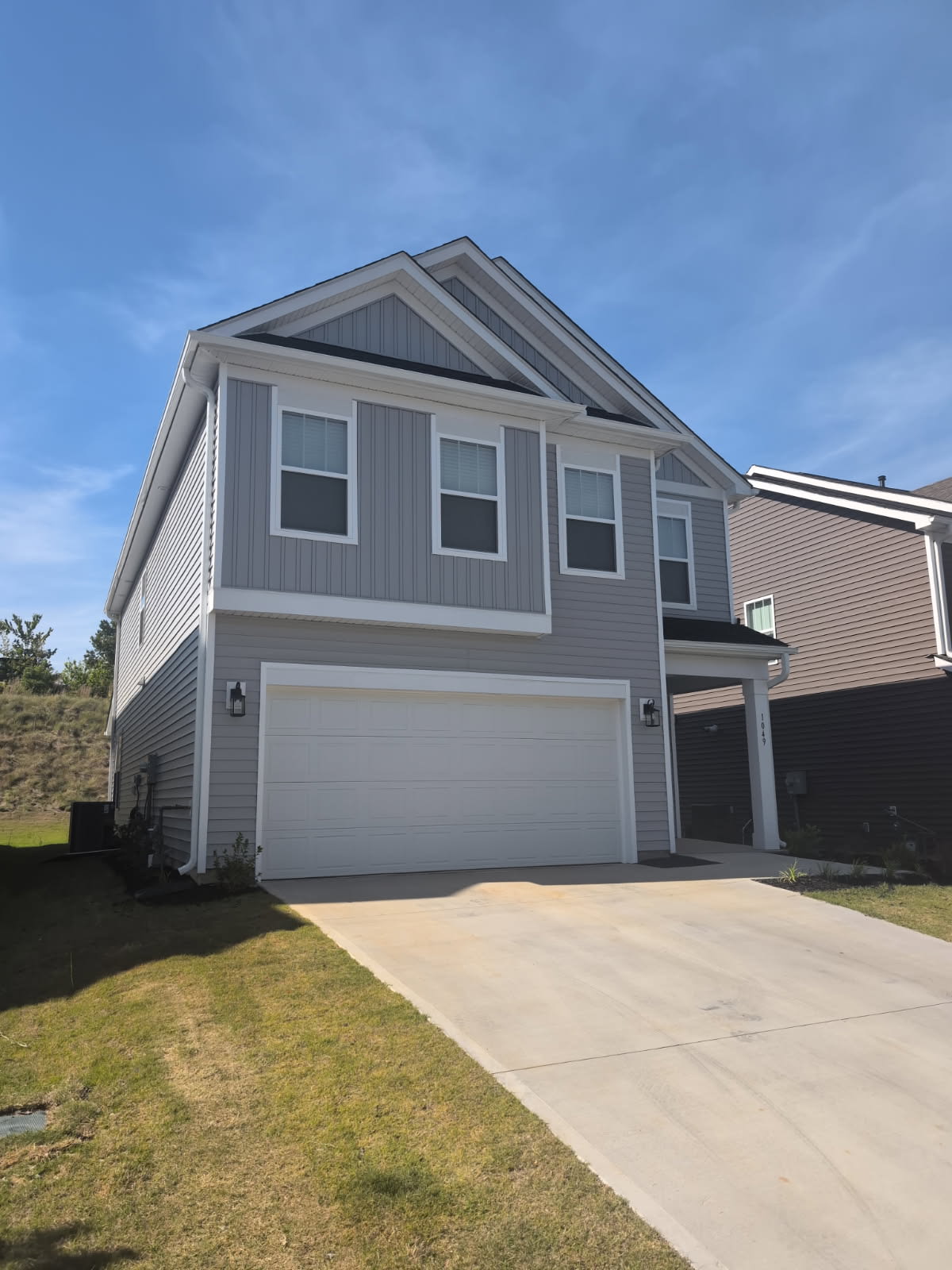 1049 Nadine Way – photo 1