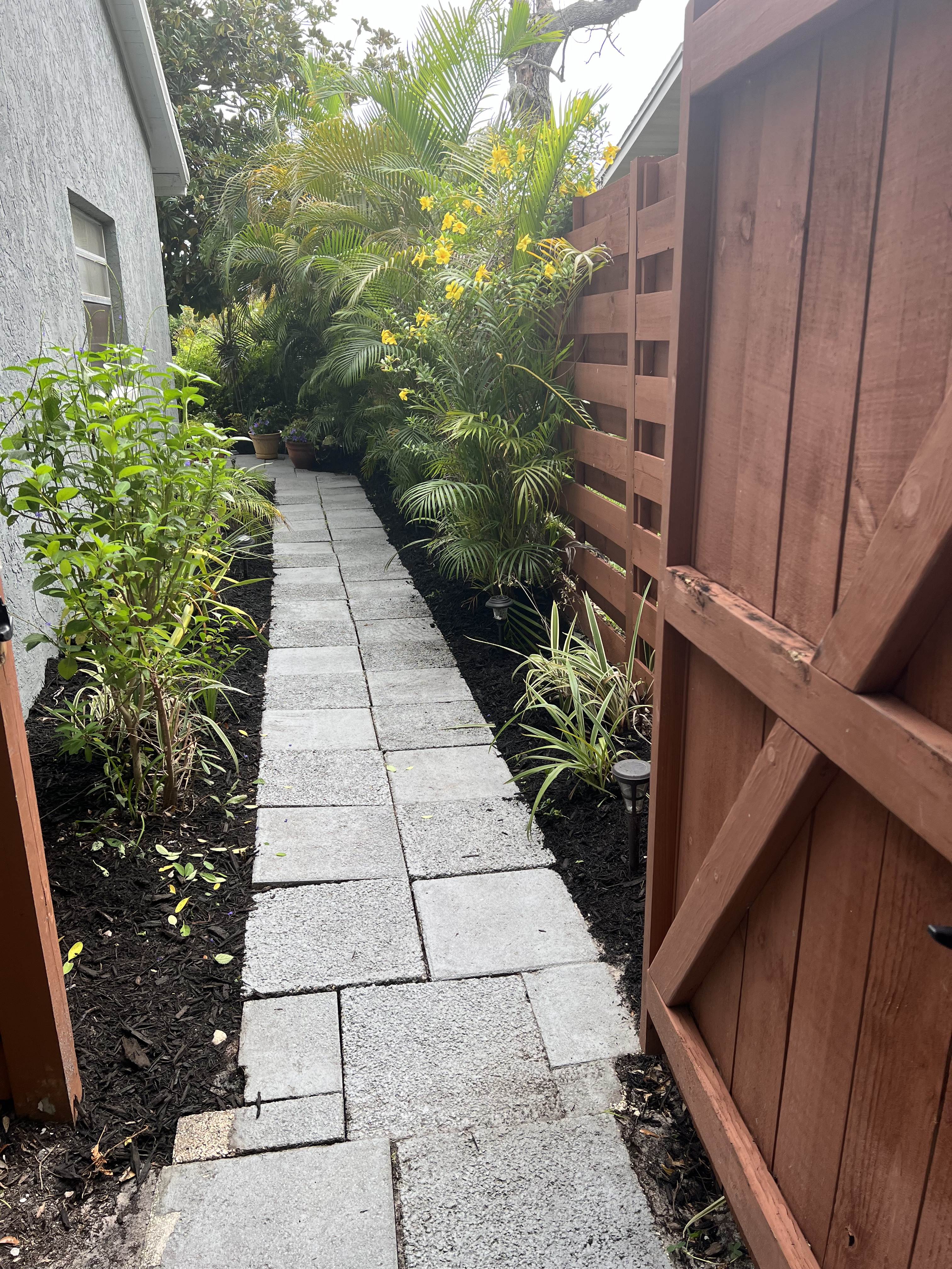 2216 Hibiscus St – photo 3