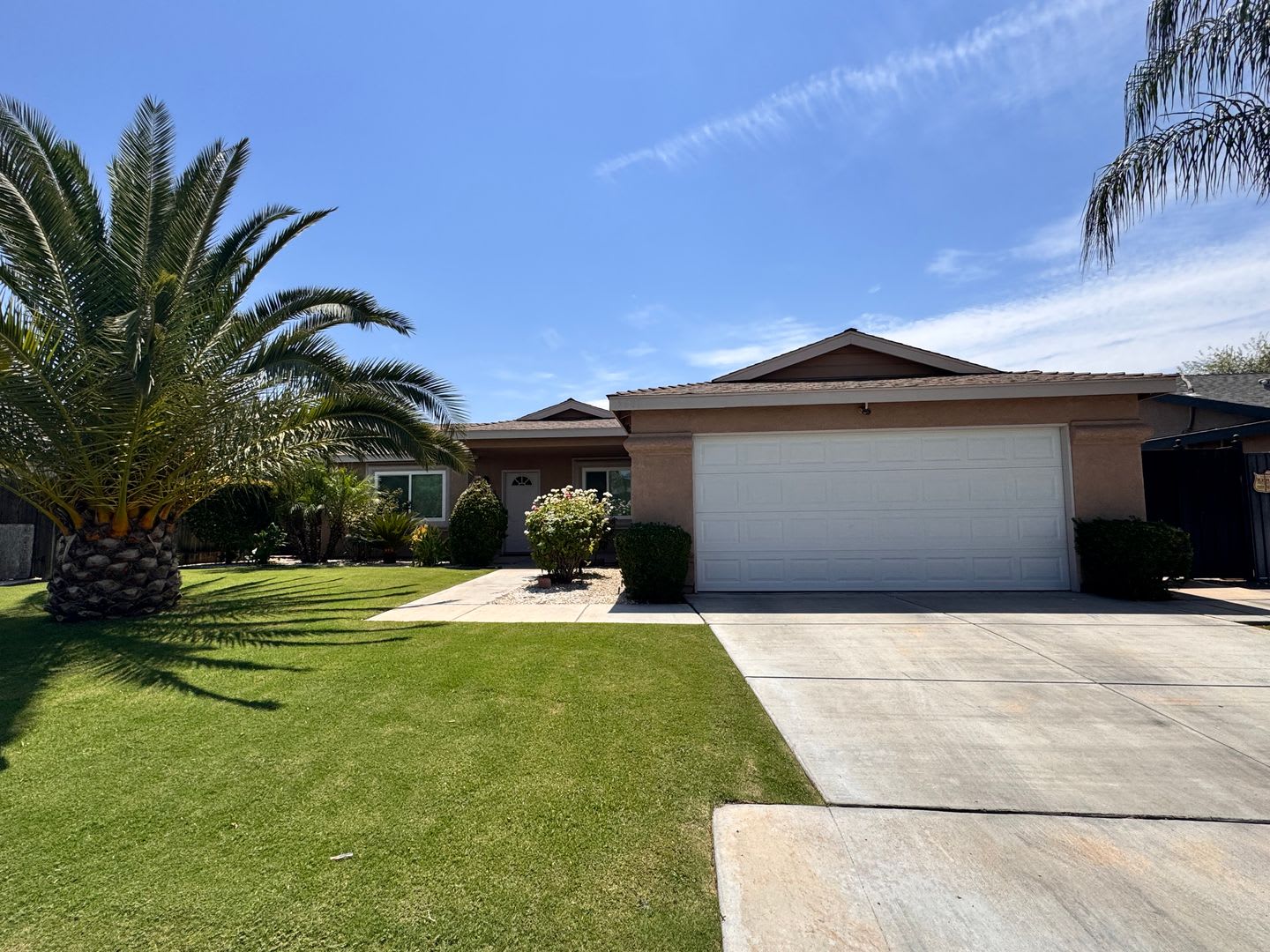Beautiful Bakersfield Home Available for Rent — 5607 Plate Pass Way, Bakersfield, CA 93307 – photo 1