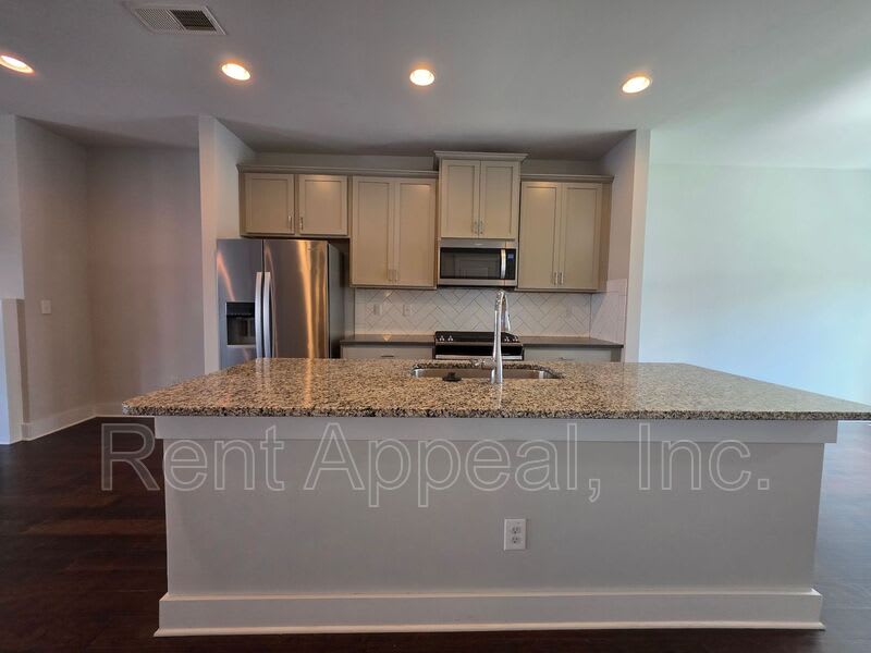3779 Oxford Circle – photo 4