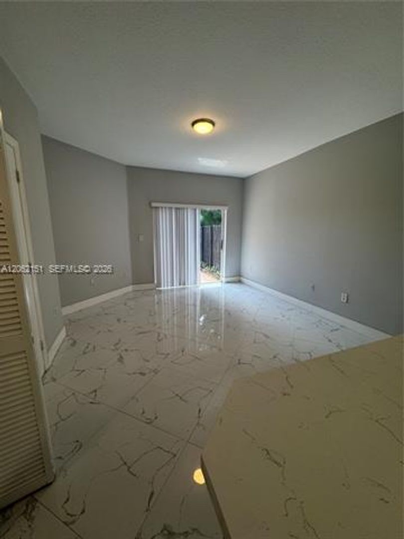 8360 NW 10th St th 9C, Miami, FL 33126 – photo 4