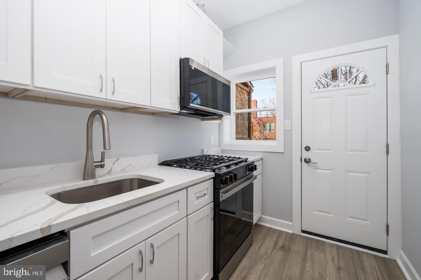 1209 Shepherd Street Nw – photo 5