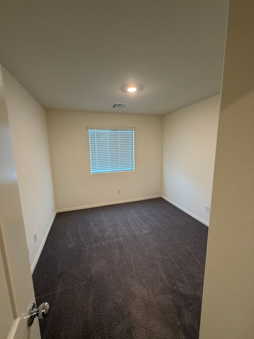 Must See Townhome in Henderson! – photo 4