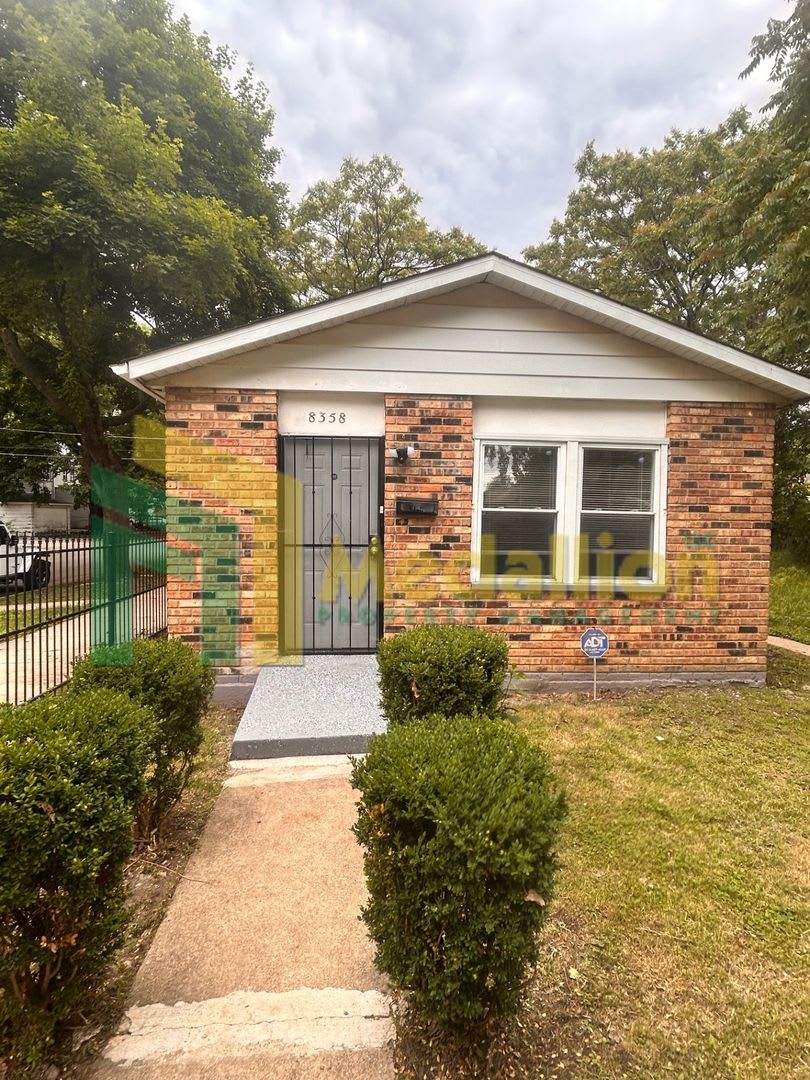 Updated 5-Bedroom Home on a Corner Lot – photo 1