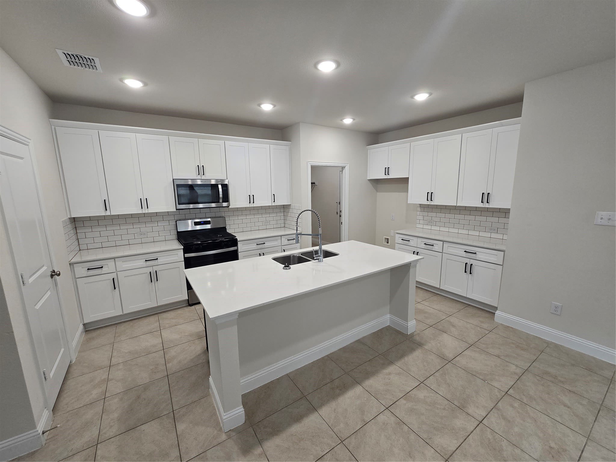 1805 Acosta Drive – photo 3