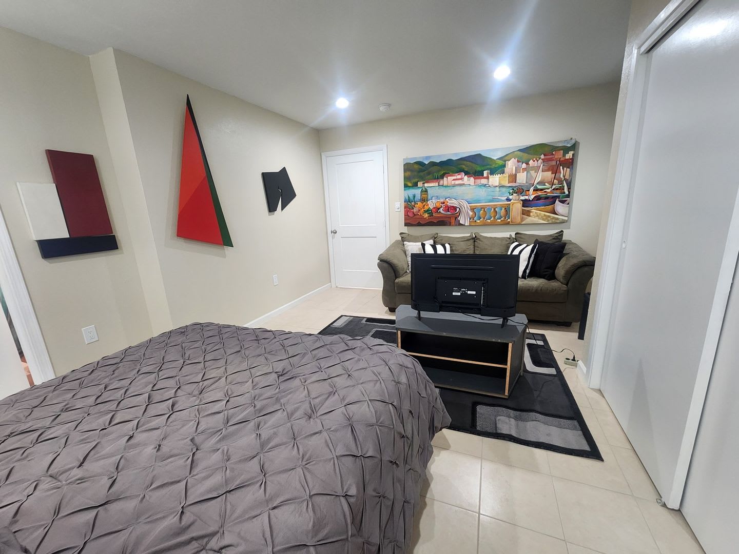 2 Bdr 2 Bath Kitchen Fully Furnished Apartment With Private Entrance In Quiet Neighborhood In Albuquerque – photo 4