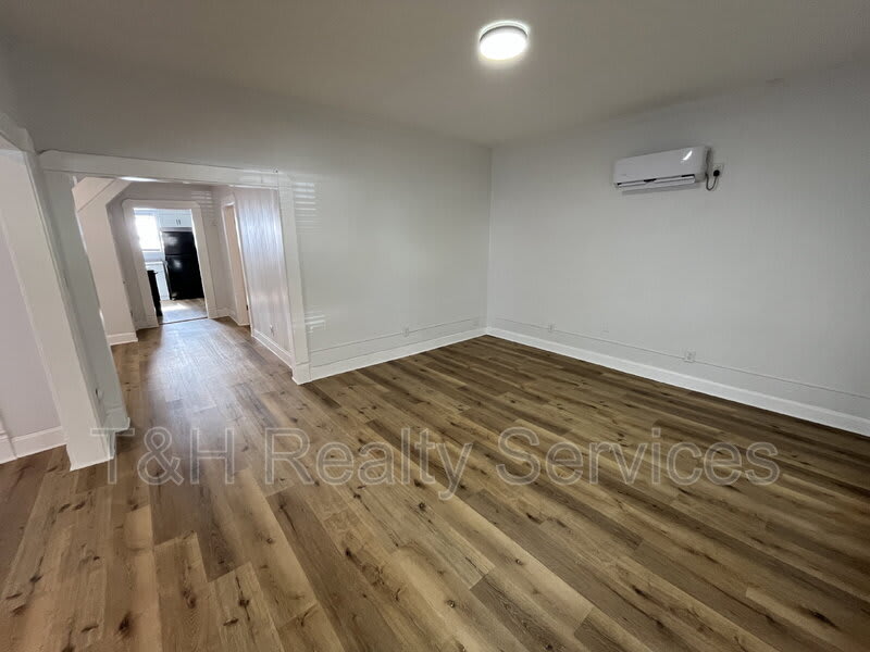2114 Webb Street – photo 4