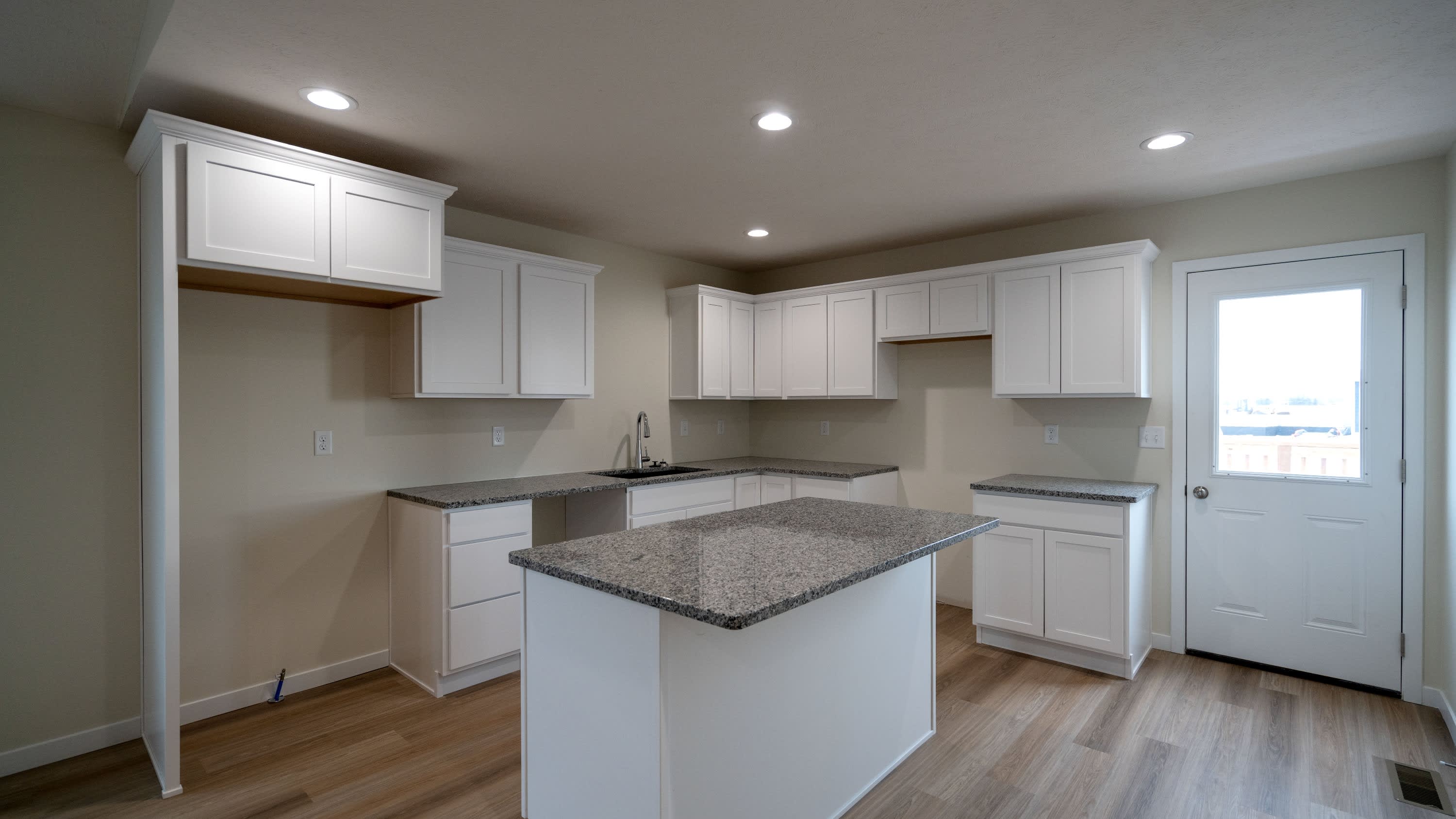4321 Dawn Street – photo 5