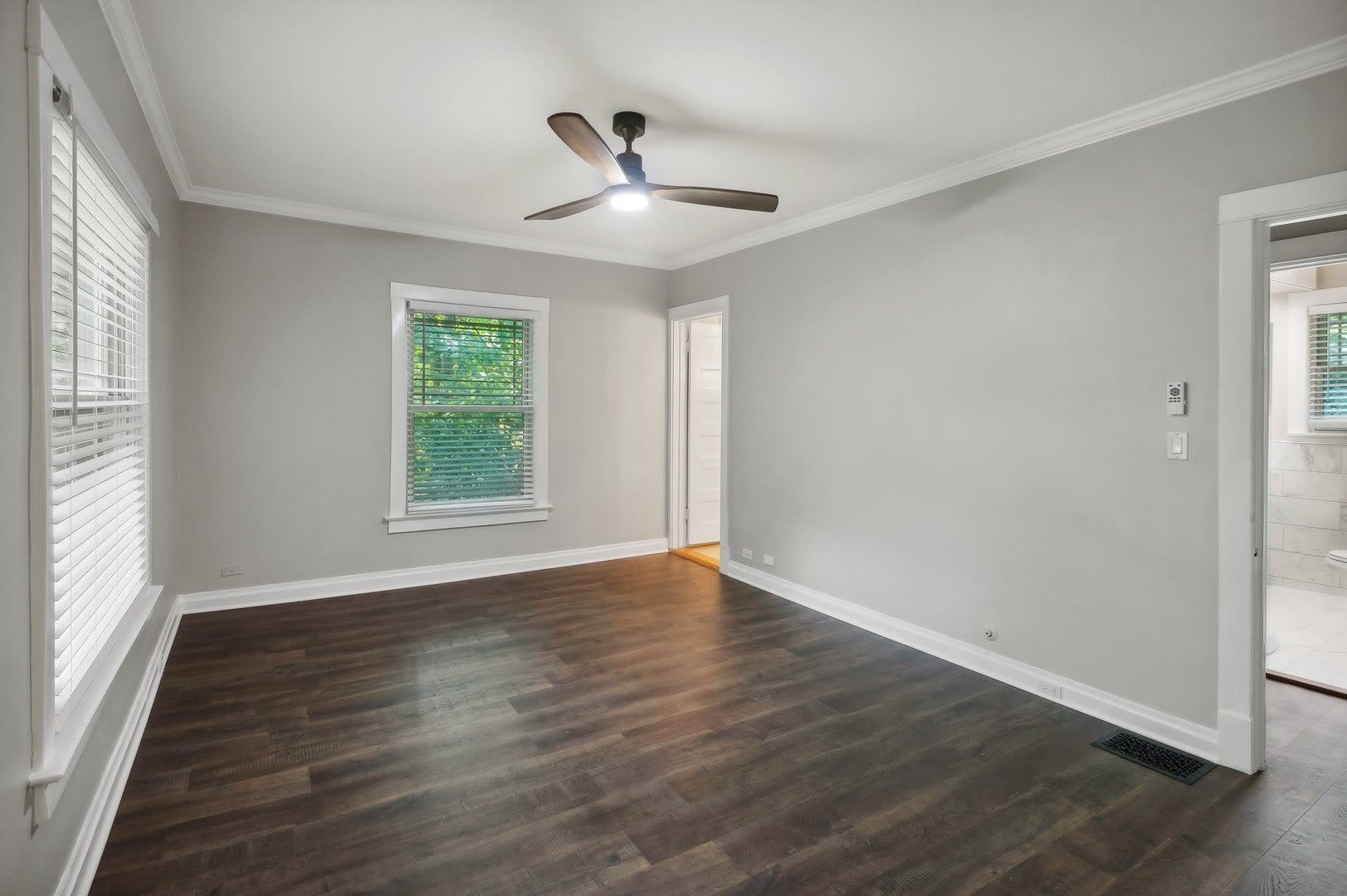 2078 Linden Avenue – photo 2