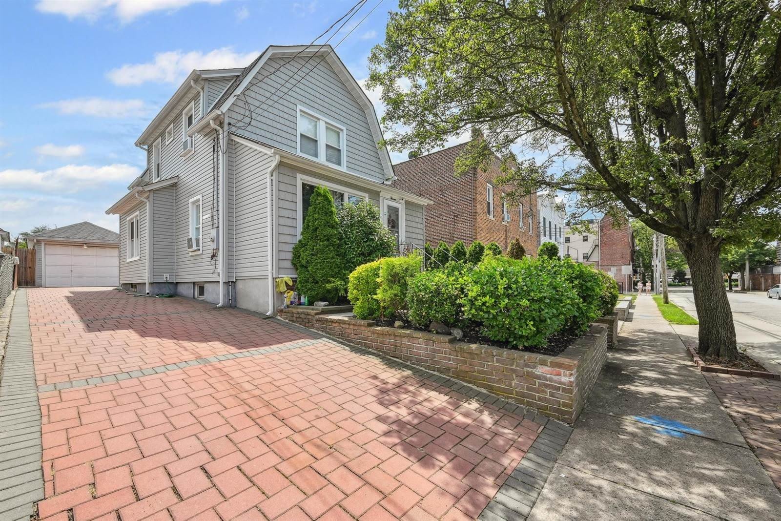 13 Herbert Ave – photo 1
