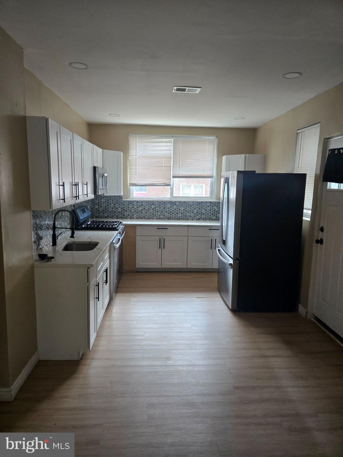 6202 HASBROOK Avenue – photo 5