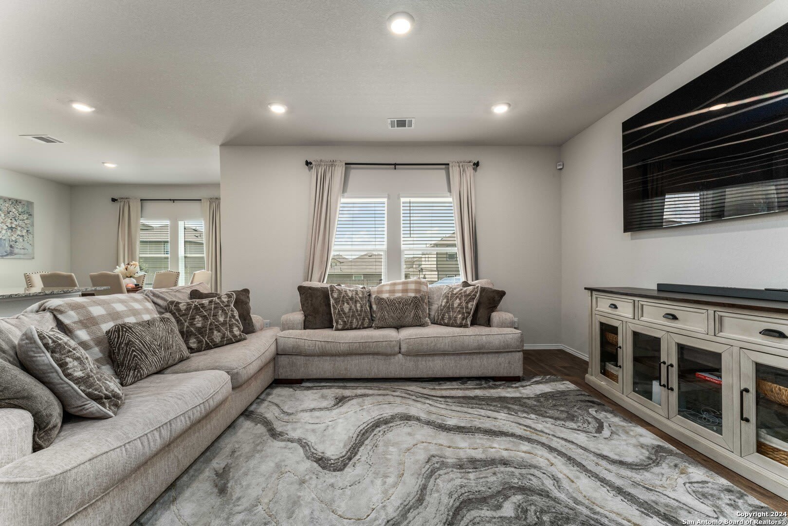 3127 KEUKA PARK DR – photo 2