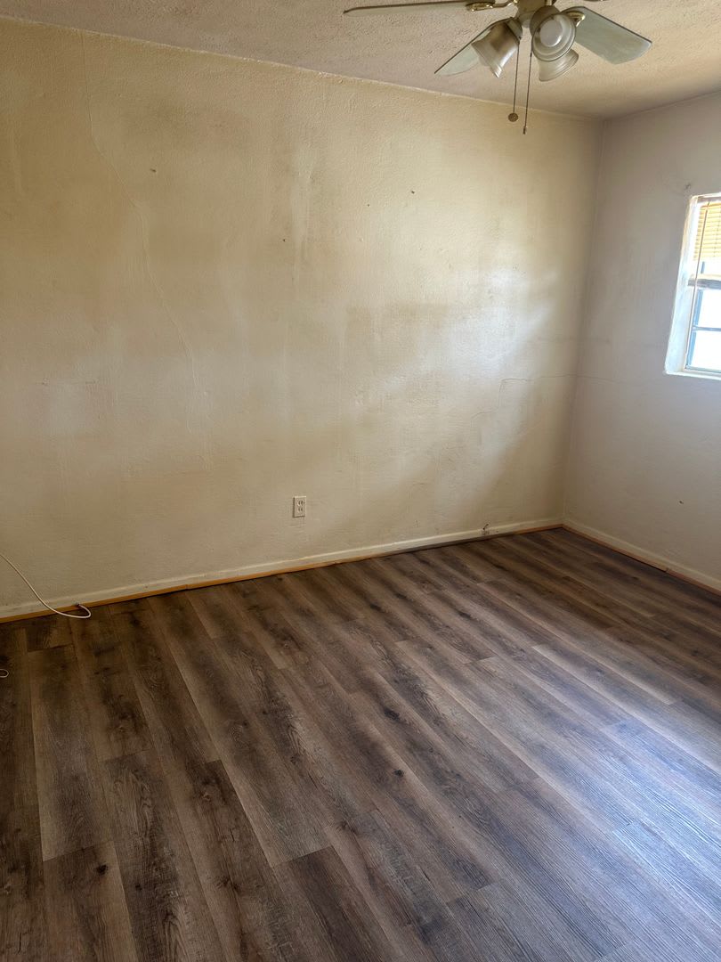 2 Bedroom, 1 Bath – photo 3