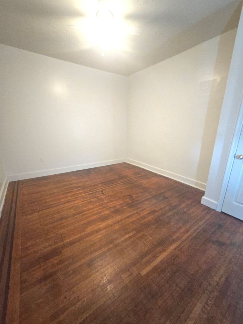 Student Housing -- 6 Bedroom Townhome by York College – photo 4
