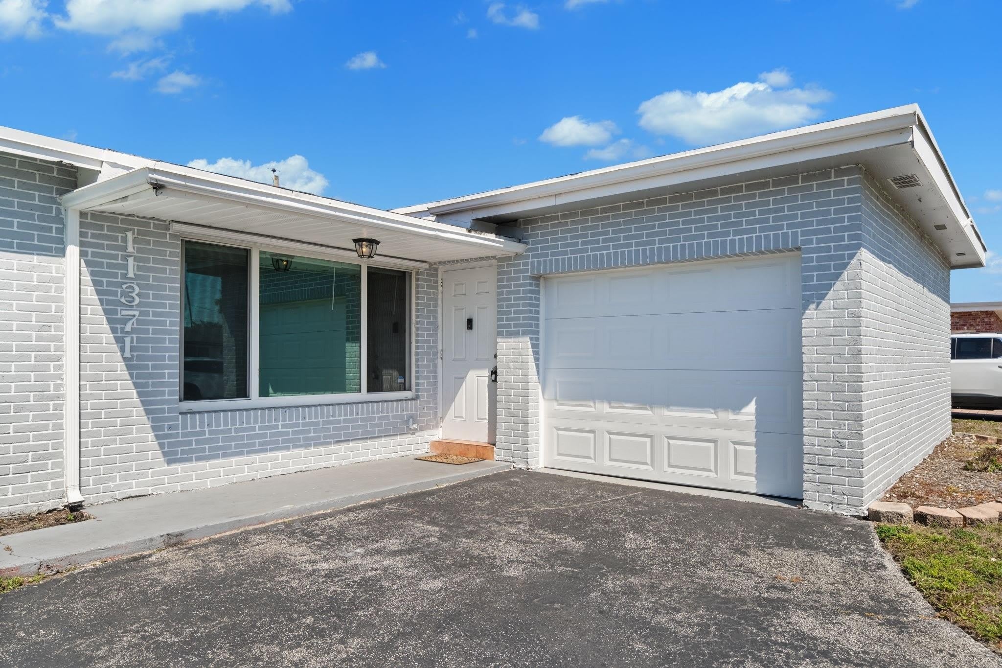 11371 Nw 40Th Place – photo 3