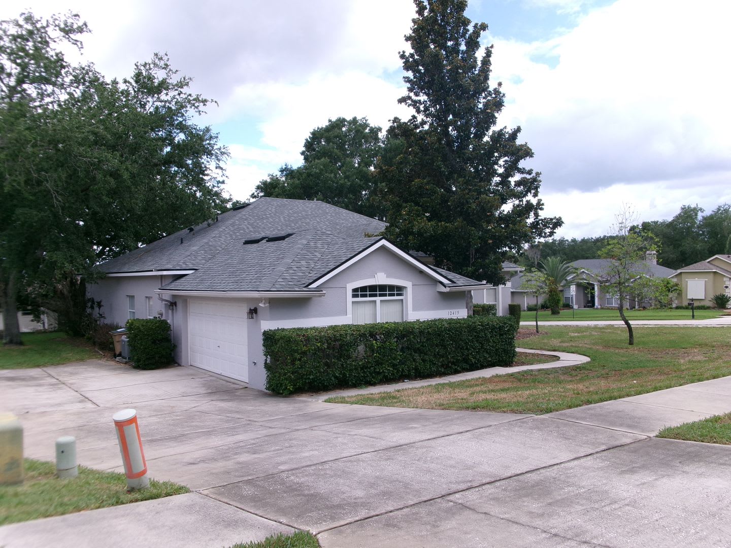 4/2 on corner lot w/lake access – photo 2