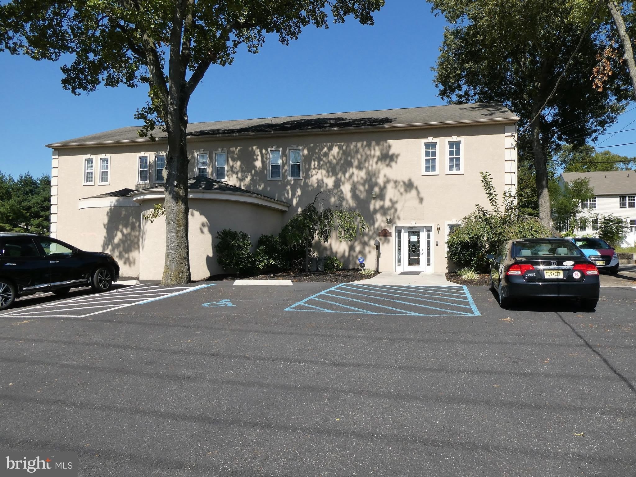 335 Evesham Avenue – photo 1