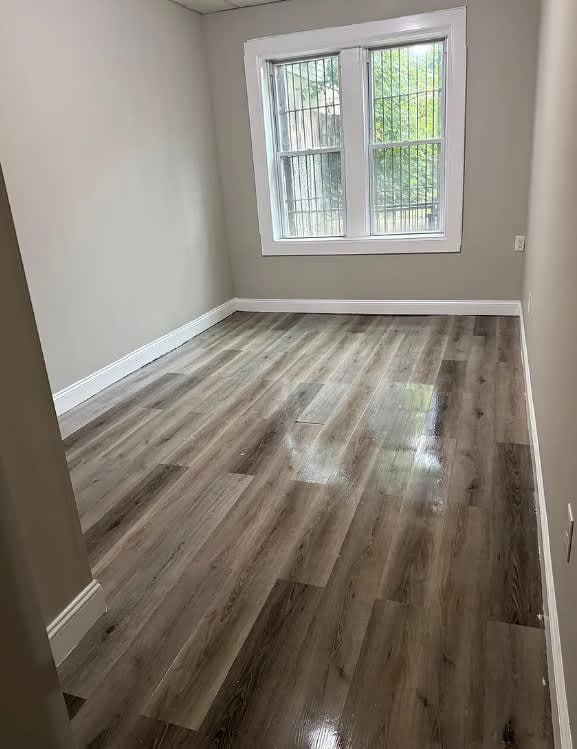 487 15th Ave – photo 2