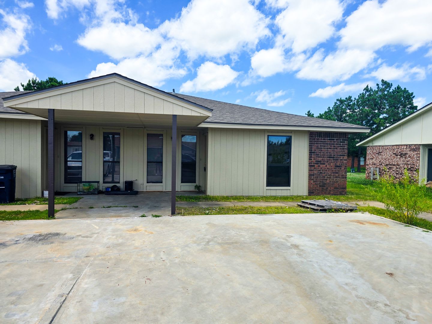 Cute 2 Bedroom Duplex Near Obu – photo 1