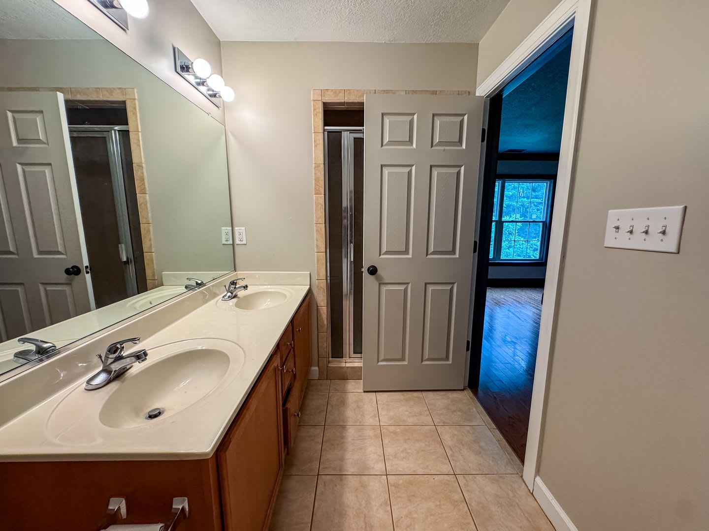 3-Bedroom Townhouse in Virginia Beach – photo 3