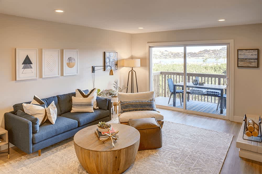 Harbor Point Waterfront Apartments – photo 2