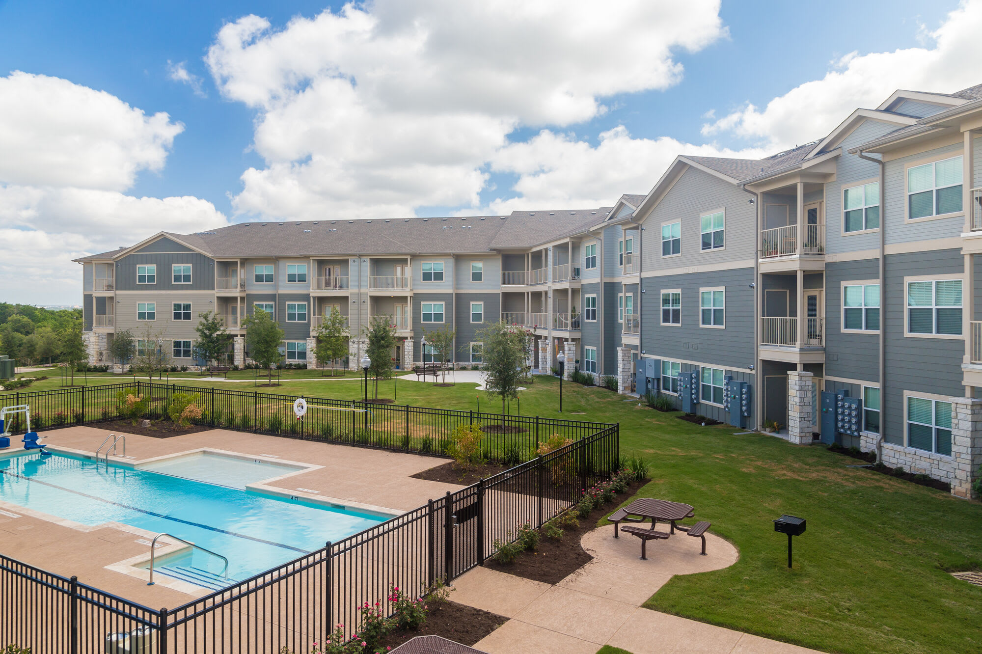 The Villages at Ben White – photo 4
