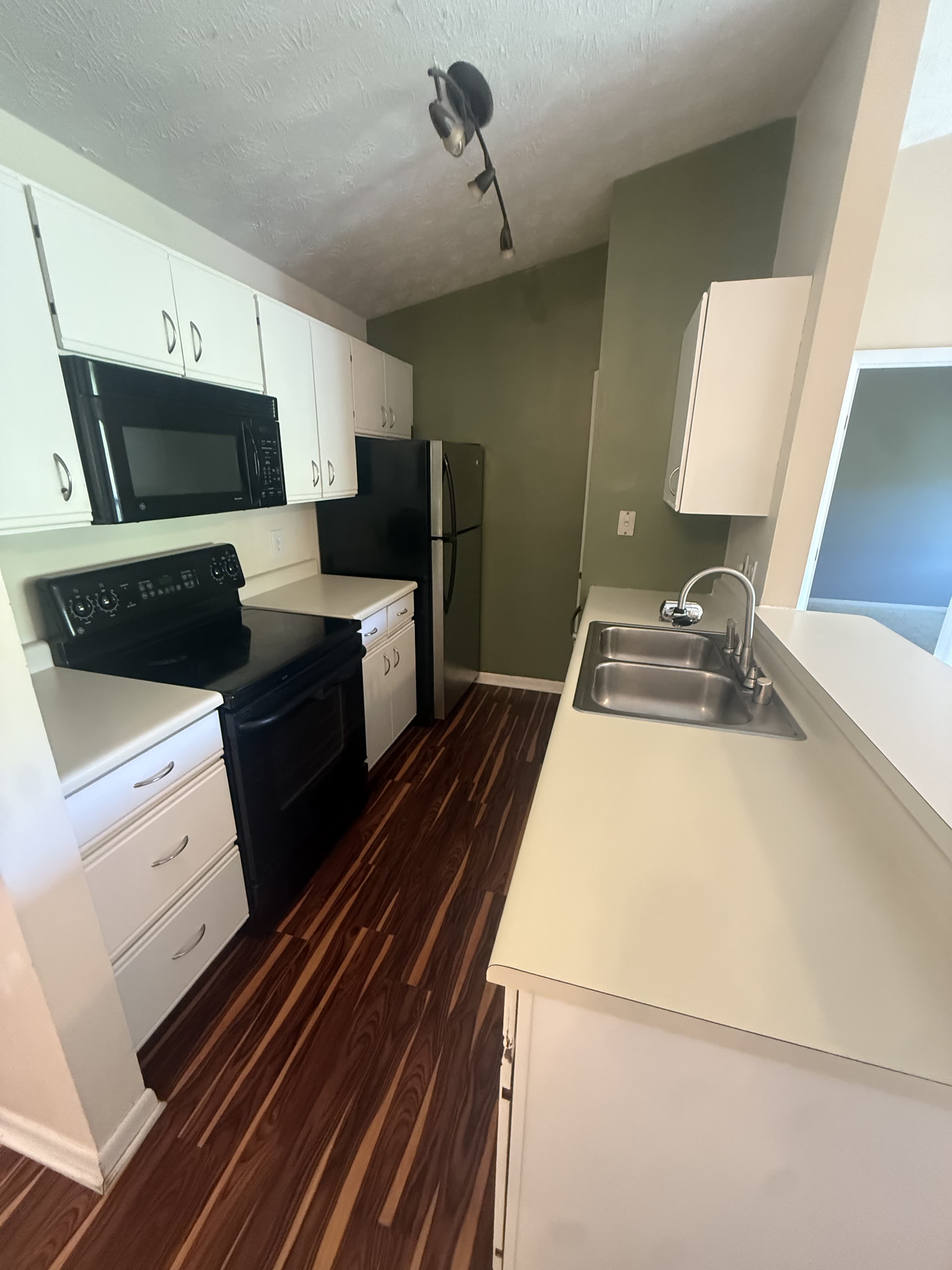 10 Woodland Hills Dr – photo 1